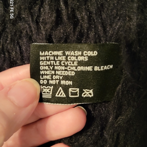 🩷 3/$15 MO-KA - WOMEN'S FAUX FUR & LEATHER VEST SIZE MEDIUM - Picture 6 of 8